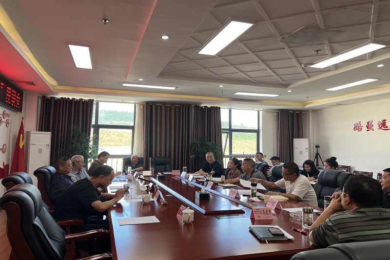 路橋集團(tuán)召開“共建三十載，同行筑路夢(mèng)”座談會(huì)